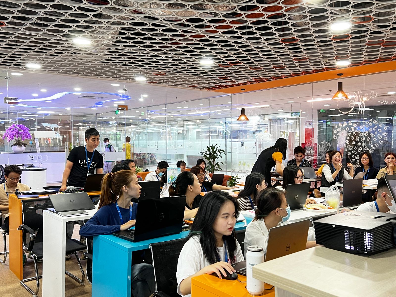 Buổi đ&agrave;o tạo &ldquo;Kỹ năng giao tiếp v&agrave; l&agrave;m việc nh&oacute;m hiệu quả&rdquo; tại Care Việt Nam