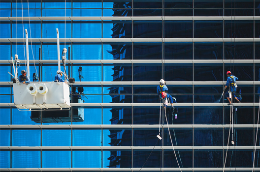 Care Việt Nam - Đơn Vị Vệ Sinh Kính Mặt Dựng Chuyên Nghiệp