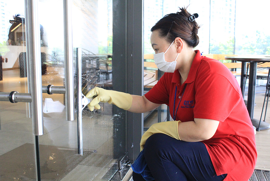 gạt k&iacute;nh care vietnam