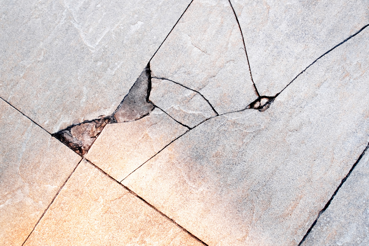 Phục hồi v&agrave; l&agrave;m sạch ron gạch 2